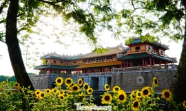 Ngọ Môn - Huế, nơi Hoàng đế Bảo Đại làm lễ thoái vị 75 năm trước.