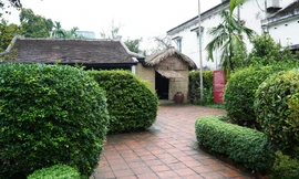 Lối vào Nhà lưu niệm Bác Hồ tại 112 Mai Thúc Loan - Huế, công trình vừa trở thành di tích quốc gia đặc biệt. 