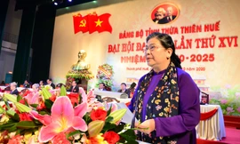 Phó Chủ tịch Thường trực Quốc hội Tòng Thị Phóng phát biểu chỉ đạo đại hội.