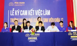 Ký cam kết giới thiệu và đảm bảo việc làm cho sinh viên Đại học Phú Xuân Huế