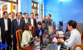 Thủ tướng Chính phủ Nguyễn Xuân Phúc và đoàn công tác thăm Trung tâm tiếp công dân Công an tỉnh TT-Huế