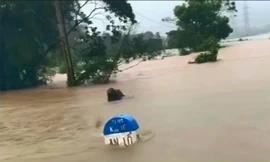 VIDEO: Thừa Thiên Huế ‘choáng váng’ với lũ lên quá nhanh