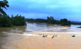 Sau khi nước lũ rút xuống, người dân phát hiện một thi thể nam giới trôi dạt vào bờ sông tại TT-Huế. (Ảnh minh họa)