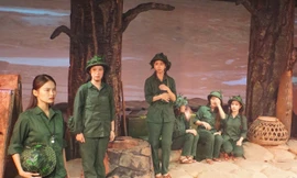 Chuyển 5 tấn đất từ ngã ba Đồng Lộc ra Hà Nội để tái hiện huyền thoại về 10 nữ thanh niên xung phong