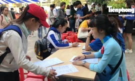 Sinh viên Đại học Văn Hiến TPHCM háo hức đi hiến máu