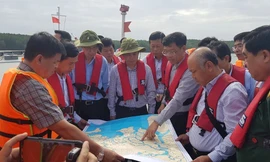 Bộ trưởng Giao thông cùng các đơn vị triển khai phương án xử lý sự cố.