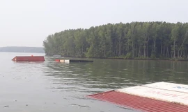 Khu vực tàu 8.000 tấn chìm trên sông Lòng Tàu.