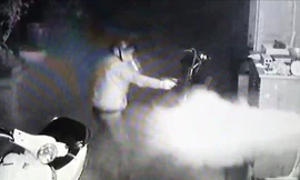 Cuộc đối đầu nghẹt thở giữa chủ nhà và 4 tên cướp có súng: Công an vào cuộc