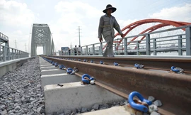 Cầu đường sắt trăm tỷ ở Sài Gòn trước ngày thông xe