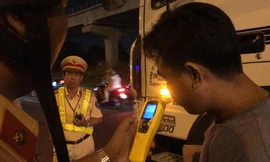 Hàng loạt tài xế 'dính cồn' vì vui vẻ với bạn bè ngày nghỉ lễ 30/4-1/5