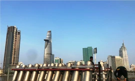 Trận địa 2.700 quả pháo hoa chờ khai hoả đón giao thừa ở Sài Gòn