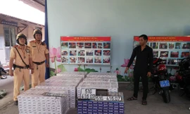 Gần 16.000 bao thuốc lá lậu trong ô tô tự gây tai nạn ở hầm Thủ Thiêm.