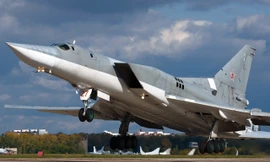 Oanh tạc cơ Tu-22M3 Nga xuất hiện bất ngờ trên Biển Đen