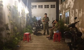 Lực lượng chức năng phong tỏa, khám nghiệm hiện trường vụ hỏa hoạn khiến 2 bé trai tử vong