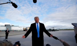 Tổng thống Mỹ Donald Trump tuyên bố có thể áp thuế bổ sung đối với lượng hàng hóa Trung Quốc trị giá ít nhất 300 tỷ USD.