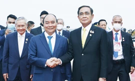 Chủ tịch nước đến Bangkok, bắt đầu thăm chính thức Vương quốc Thái Lan