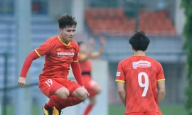 Ở lại CLB Hà Nội, chơi bóng tại V-League là lựa chọn an toàn của Quang Hải. Ảnh: Anh Đoàn 