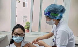 Tiêm vắc xin là giải pháp hữu hiệu chống dịch COVID-19. Ảnh: Hà Minh