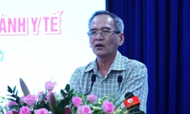 Bạc Liêu: Có cơ sở y tế không có tiền trả lương, nhân viên làm việc phòng '3 trong 1'