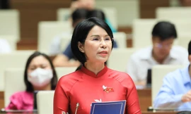 Giám đốc Sở Y tế Hà Nội: 'Cuộc chiến cả về thể chất lẫn tinh thần với các nhân viên y tế'