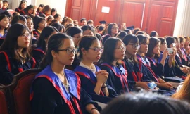 Bắt bệnh không trung thực trong giáo dục: 'Bốc thuốc'