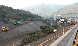 Khai thác than tại Công ty than Vàng Danh thuộc TKV. (Ảnh: Hà Thái/TTXVN)