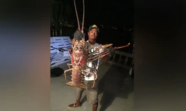 Con tôm hùm khủng nặng tới 6,3kg.