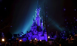Pháp vừa bắt giữ kẻ mang súng vào công viên Disneyland ở Paris