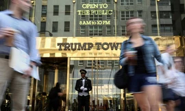 Lối vào tòa nhà Trump Tower