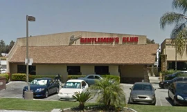 Ông bố trẻ Auwin Dargin bỏ mặc con mới 9 tháng trong xe để đi xem múa thoát y ở câu lạc bộ Synn Gentleman