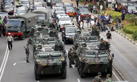 Đồn cảnh sát bị hư hại sau vụ nổ