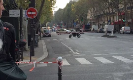 Đại lộ Boulevard de la Madeleine cùng các tuyến đường xung quanh bị phong tỏa vì chiếc xe chứa bom.
