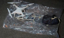 Máy bay không người lái cùng túi đựng ma túy và điện thoại được phát hiện gần nhà tù Pentonville