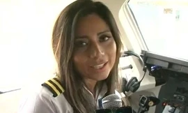 Nữ cơ phó từng là người mẫu nổi tiếng của Colombia