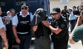 Hàng nghìn thành viên lực lượng vũ trang Thổ Nhĩ Kỳ bị bắt giữ sau vụ đảo chính.