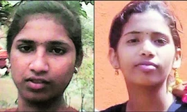 Hai em Asha Shrikant Burud (phải) và Swati Umesh Zanjare 