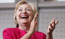 Ứng viên đảng Dân chủ Hillary Clinton đang dẫn trước đối thủ Donald Trump trong cuộc thăm dò mới nhất