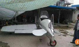 Nông dân Trung Quốc chế tạo máy bay từ phế liệu