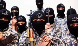 Chiến binh nhí trong một video tuyên truyền của IS