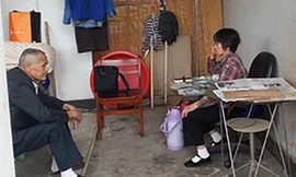 Hai vợ chồng chị Wang Xiumei