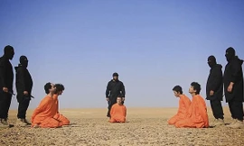 IS hành quyết 5 người giữa sa mạc