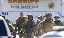 Cảnh sát tại hiện trường vụ nổ súng ở Texas