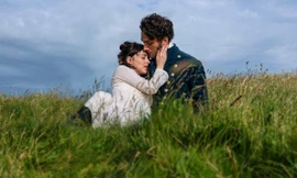 "Persuasion" - vai diễn mới của Dakota Johnson có đủ sức "thuyết phục" trái tim khán giả?