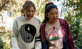 Vẫn yêu đơn phương nhưng lần này Lana Condor sẽ quậy hết nấc khi hóa thành ma nữ