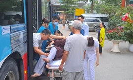 Nhân viên xe buýt kịp thời đưa người bị co giật, hôn mê đi cấp cứu