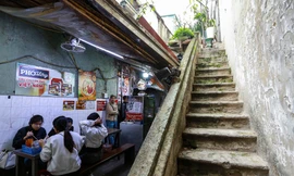 Cận cảnh cuộc sống người dân khu vực sát hồ Gươm chuẩn bị di dời 