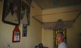 Nhiều nhà dân nứt toác sau hơn 1 năm kè Phong Vân sạt lở