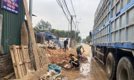 Ghi nhận tại 'xóm nước đen' làng miến Dương Liễu ngày giáp Tết