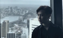 Sẵn chuyên môn ngành Khách sạn, cậu bạn này lao vào dọn WC khu cách ly sạch bong như mới