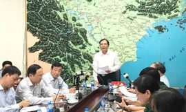 Bộ trưởng NN&PTNT Nguyễn Xuân Cường yêu cầu các địa phương chủ động cấm biển và lên phương án ứng phó với mưa lũ lớn
